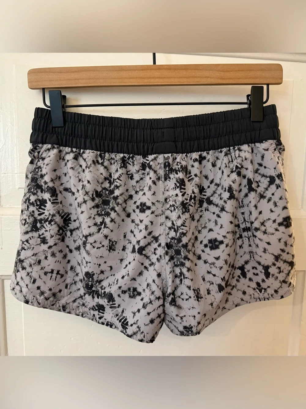 Vuori Clementine Short 2.5” S - Picture 2 of 7